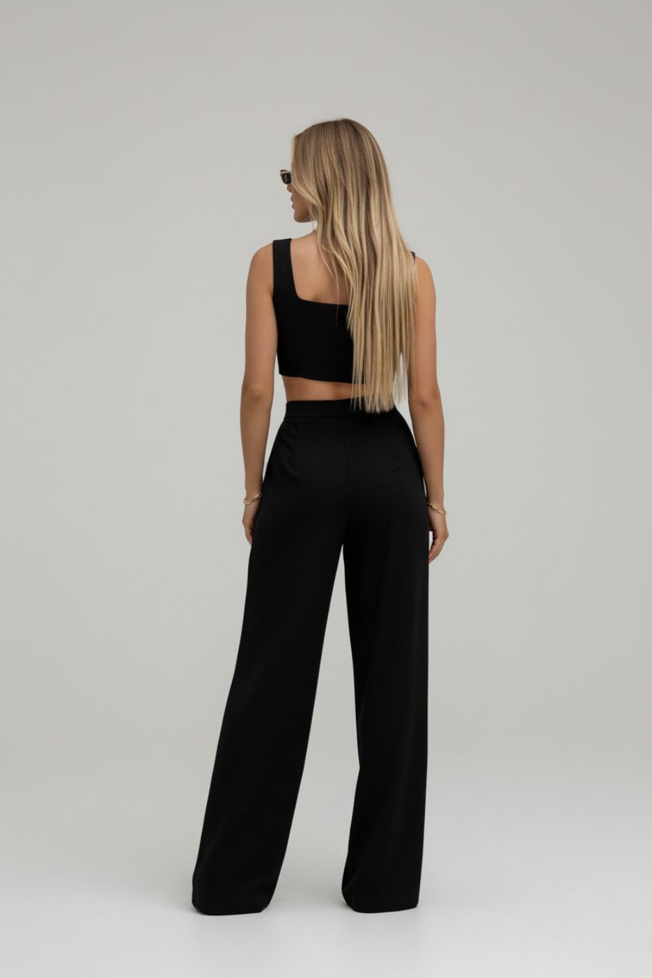 Amia set Noemi luxury womenswear brand (2)